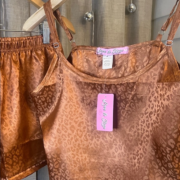 Leopard Print Satin Pajama Set - Picture 16 of 16